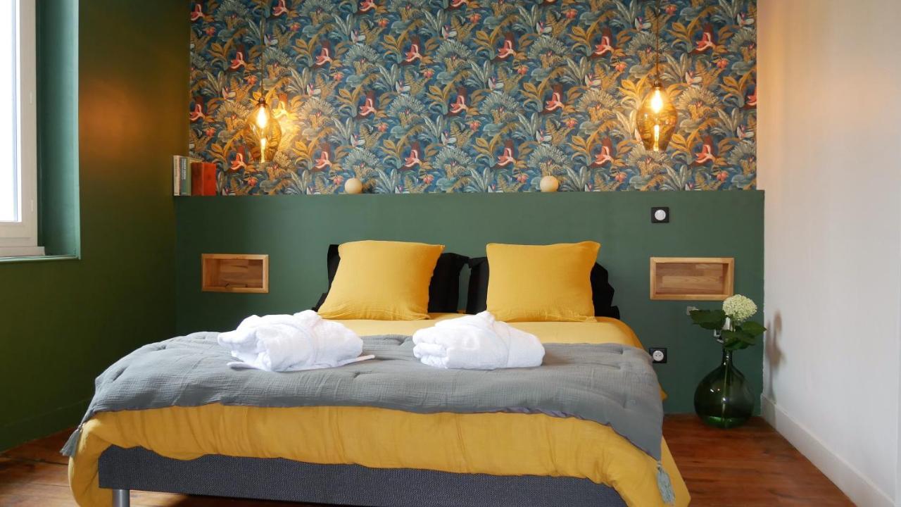 Chambres D'Hotes Les Bruyeres モントロン・レ・バン エクステリア 写真
